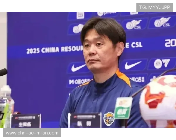 青岛海牛反击速度暴涨,一脚回敲形成良机 青岛海牛反击速度暴涨,一脚回敲形成良机